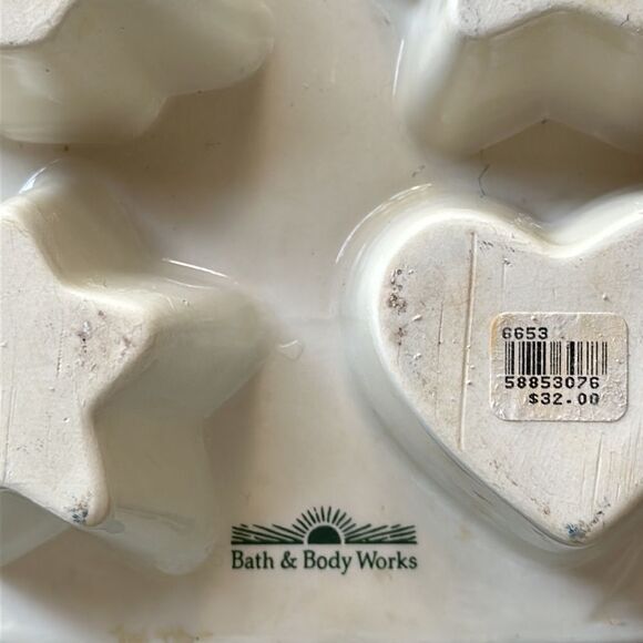 Bath & Body Works Rare Ceramic Holiday Baking Dish! - Picture 4 of 4